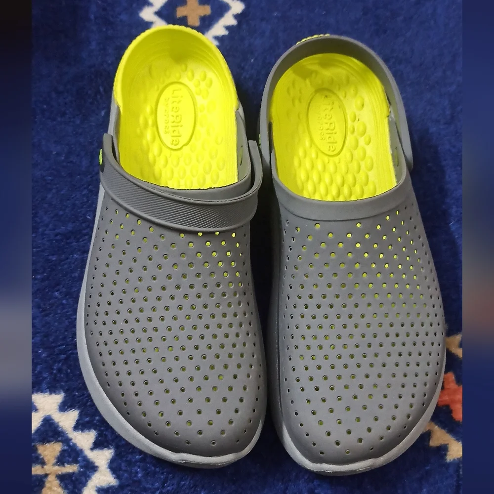 CROCS NWOT - Picture 1 of 6